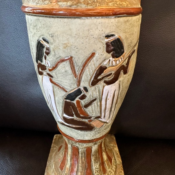 Eqyptian Base which is prepared for a lamp. - Picture 4 of 6